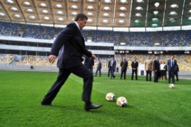 Дополнительная мотивация. Янукович посетит ближайший футбольный матч сборной Украины