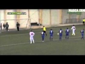 Нашаманил. Видео незабитого пенальти после танцев вратаря